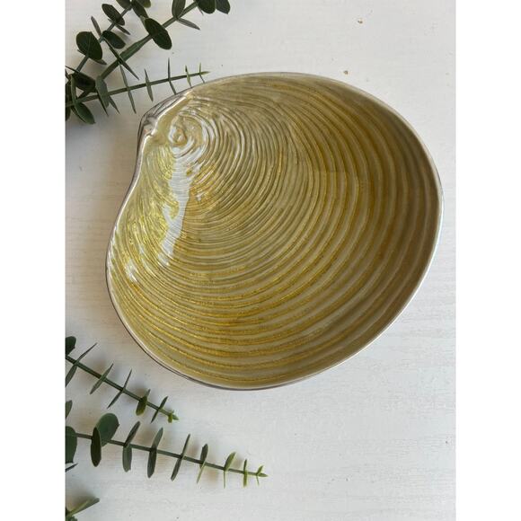 Mariposa Metal Clam Shell Dish | Handcrafted Enamel Painted Coastal Decor - Picture 8 of 8